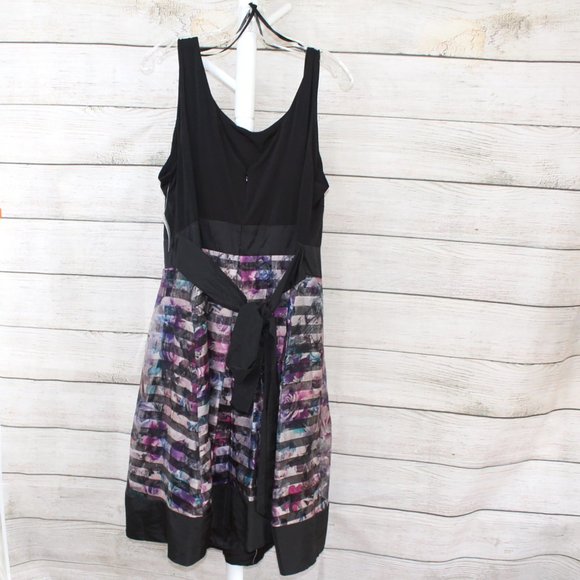 NWT Dress Barn Retro Satin and Spandex Party Dress - Picture 4 of 10